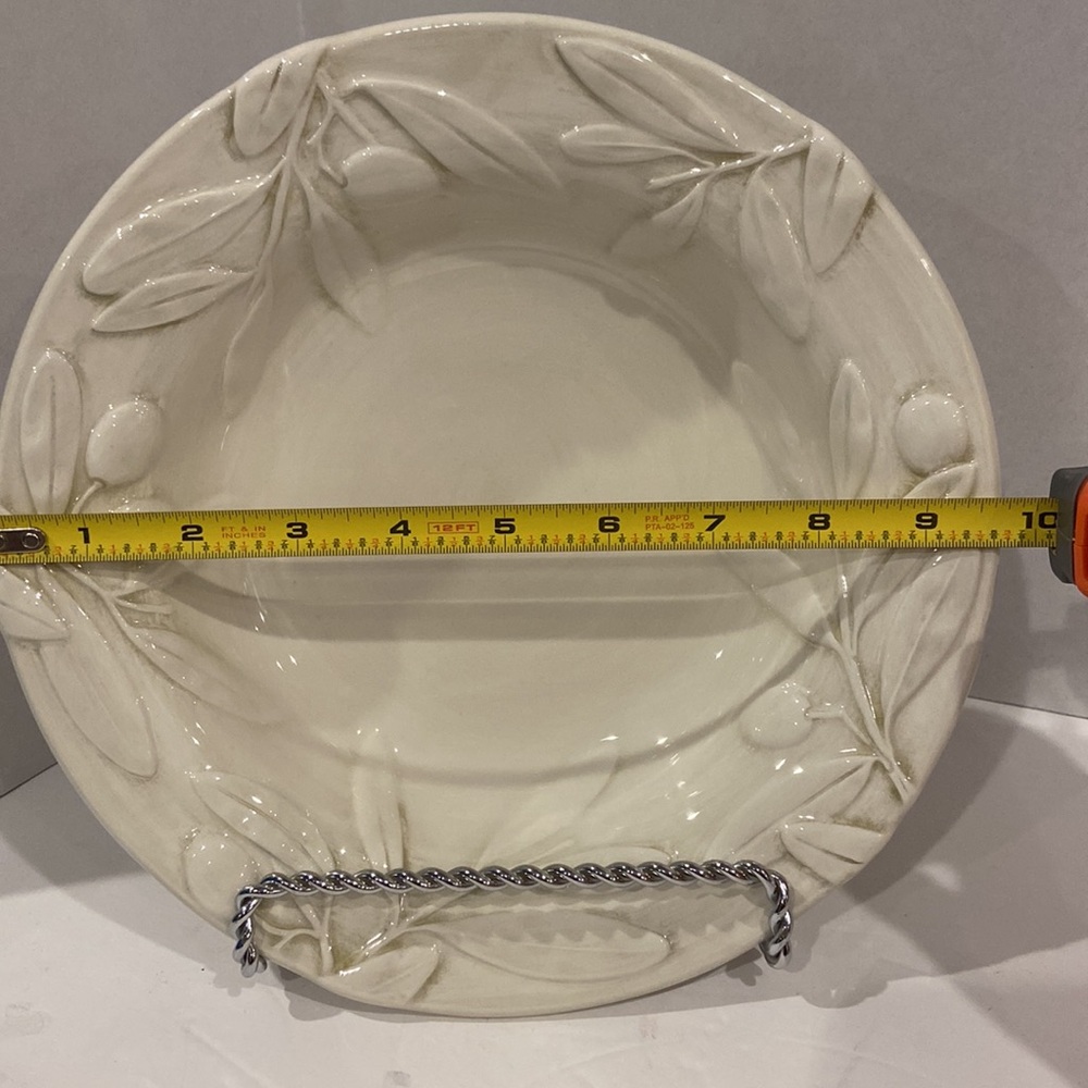 Williams Sonoma Made in Italy Serving Bowl Tuscan Olive Motif - Picture 2 of 4
